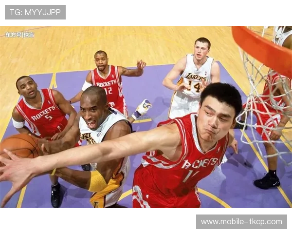 姚明NBA首场比赛回顾：中国巨人首次亮相掀起篮球风潮